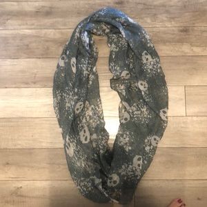 Scull Infinity Scarf